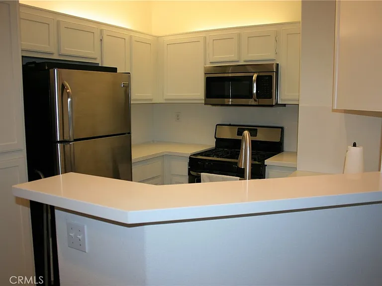 1805 Crescent Oak — Photo 8