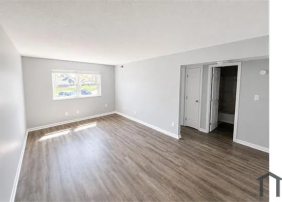 401 N Main St — Photo 6