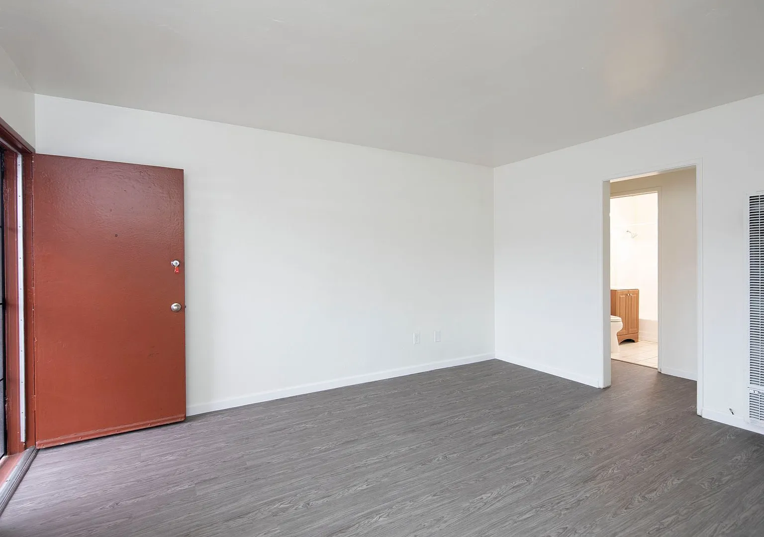2 Weeks Free - Apply Today On Select Units - Your New Home Awaits In El Cajon! — Photo 4