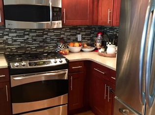 21-12 33rd St #3D, Astoria, NY 11105