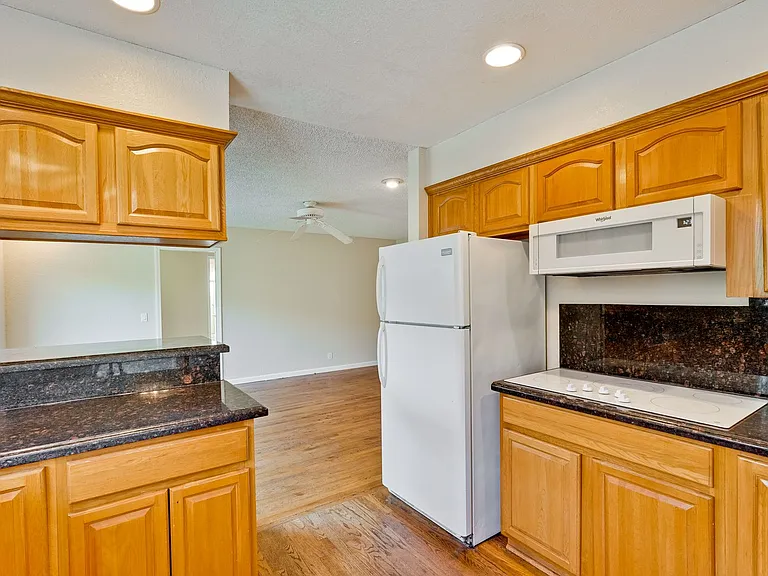 10534 Deodara Dr — Photo 2