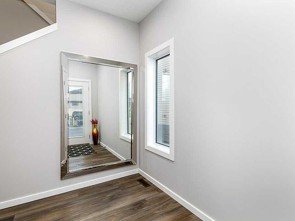 5th image of 169 Emerald Dr