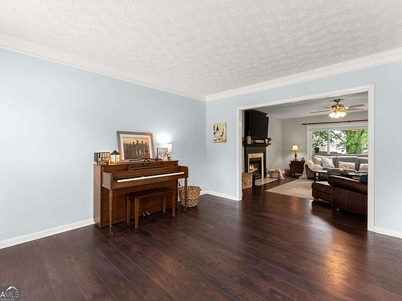 4th image of 1165 Evergreen Oak Way