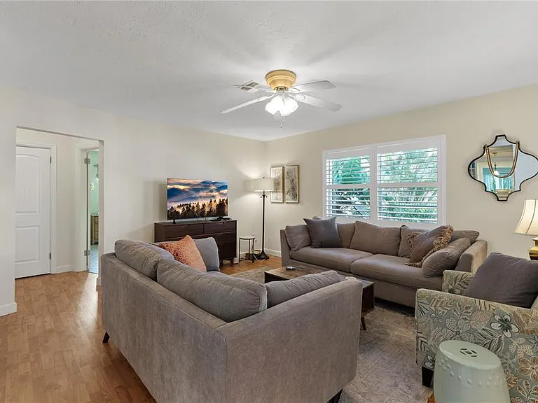 7860 Holiday Dr — Photo 18