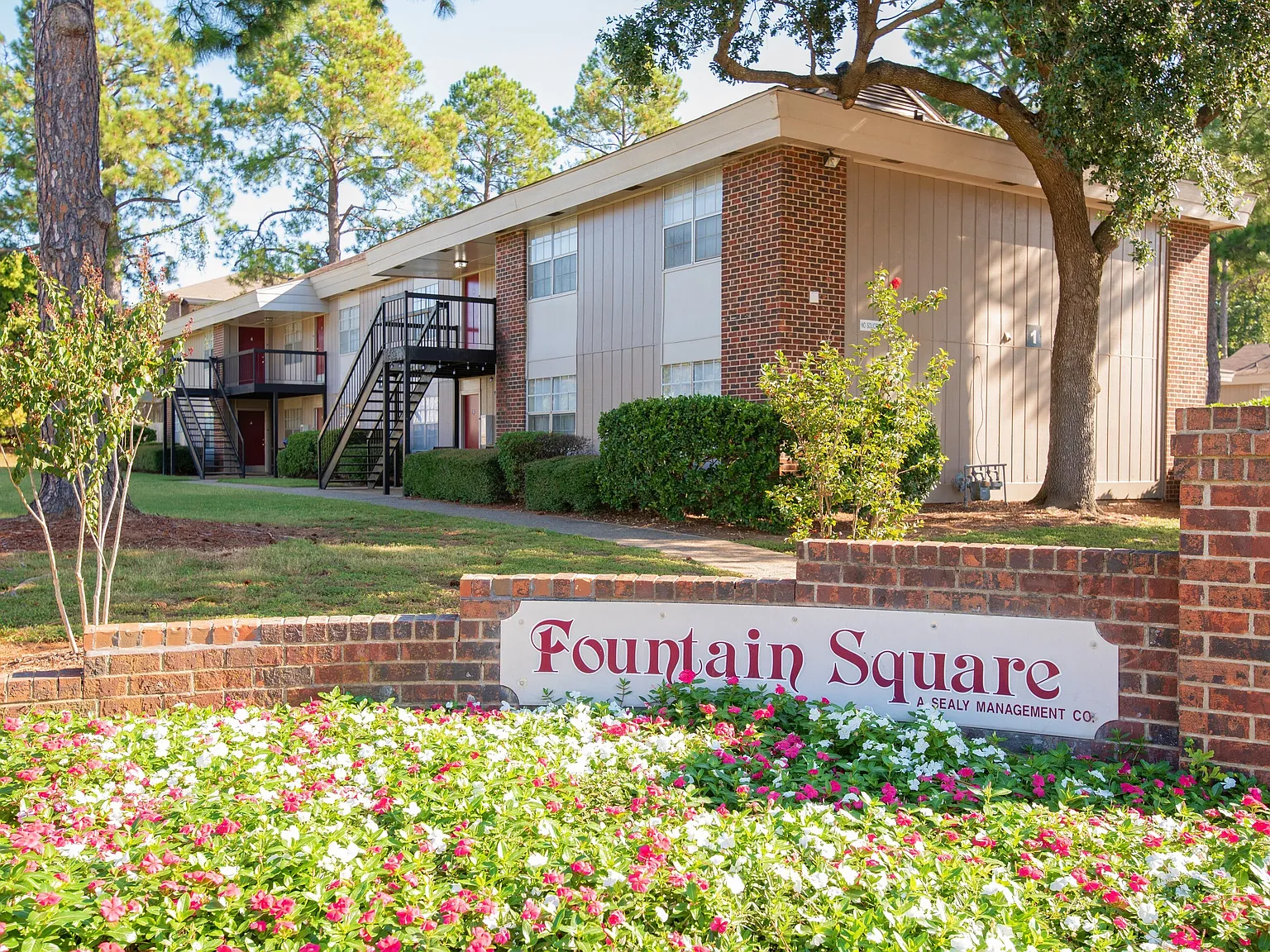 Fountain Square Apartment Homes — Photo 1