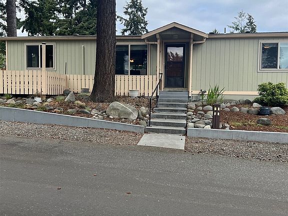 3rd image of 240 Parkwood Blvd