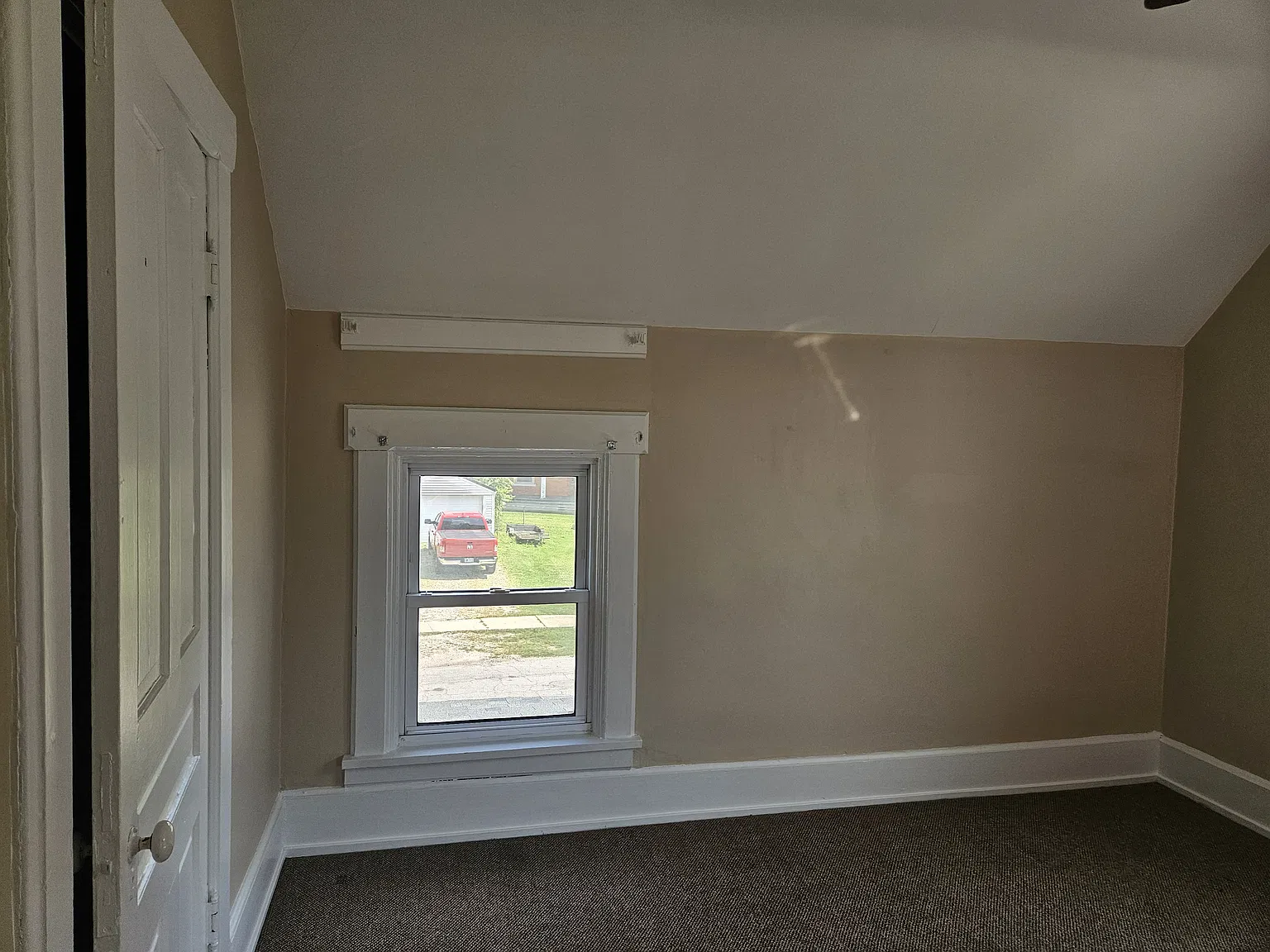 244 West Perry — Photo 4