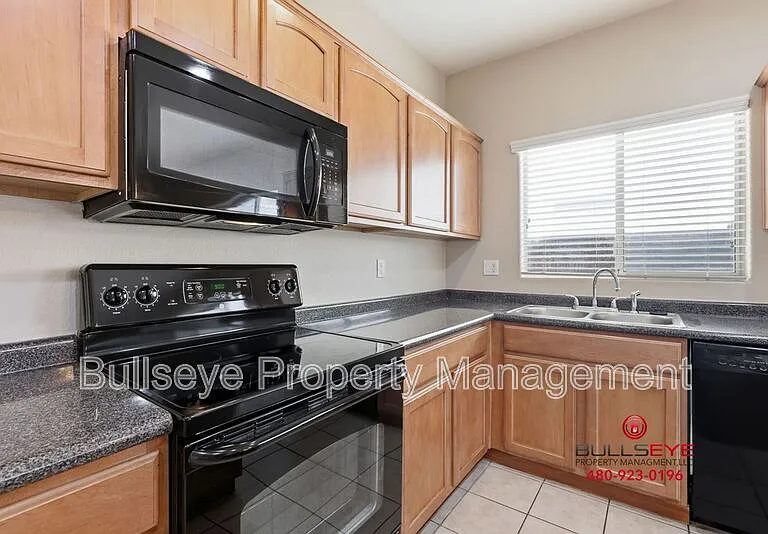 44178 W Venture Ln — Photo 9