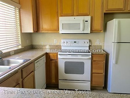3rd image of 1900 Danbrook Dr Unit 321