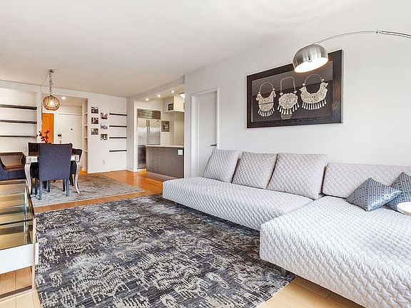 2nd image of 2 King St #6A