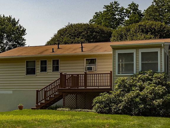 3rd image of 182 Altamont Dr