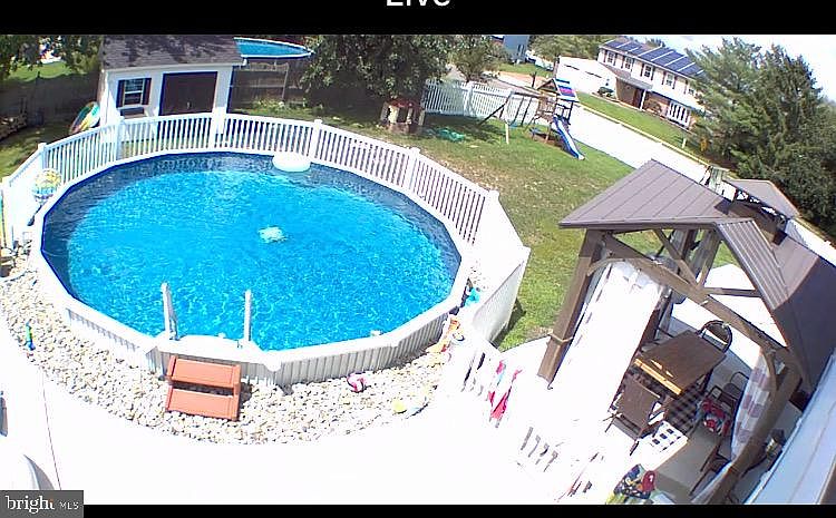 2nd image of 76 Appletree Ln