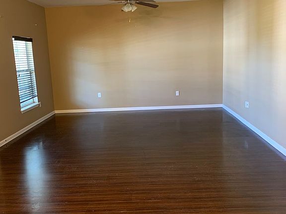 3rd image of 2020 Elm St APT 7
