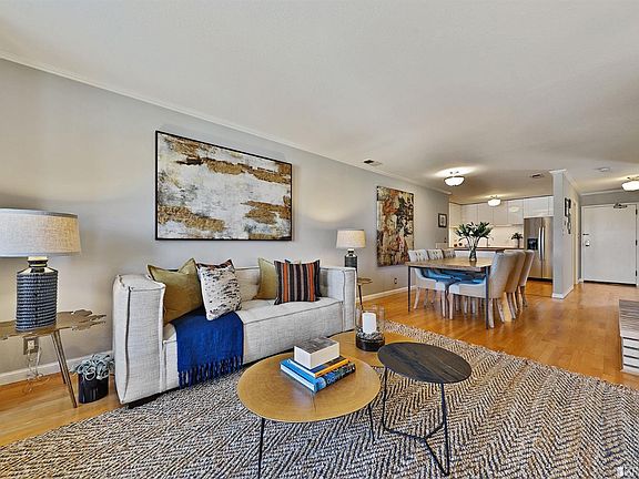 4th image of 1941 Noriega St APT 3