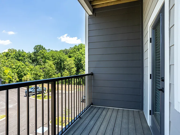 Emerald Knoxville Apartments — Photo 9