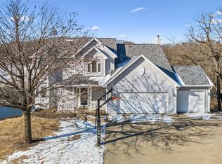 973 202nd Ave, Pella, IA 50219