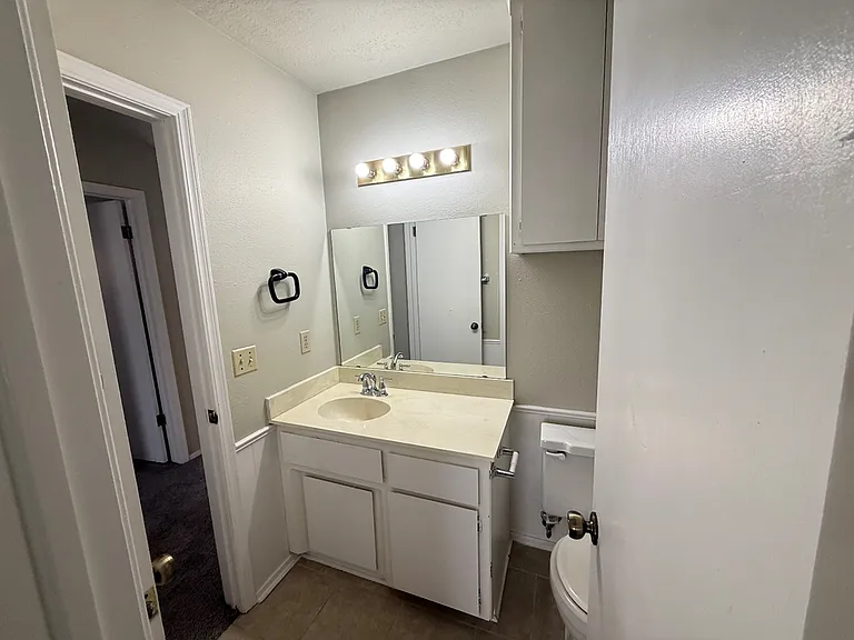 242 Barrett Pl — Photo 17