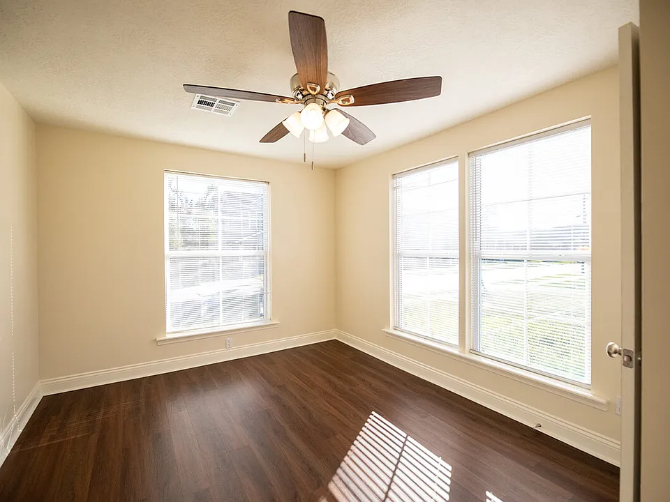 421-PEAKE-1-bedroom1_11172023