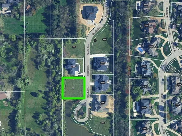 10450 Woodhall Ln, Carmel, IN 46032