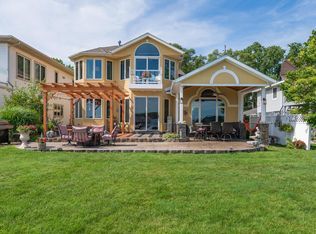 10049 Woodlawn Dr, Portage, MI 49002