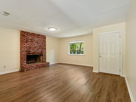 5th image of 2816 Lawnwood Dr