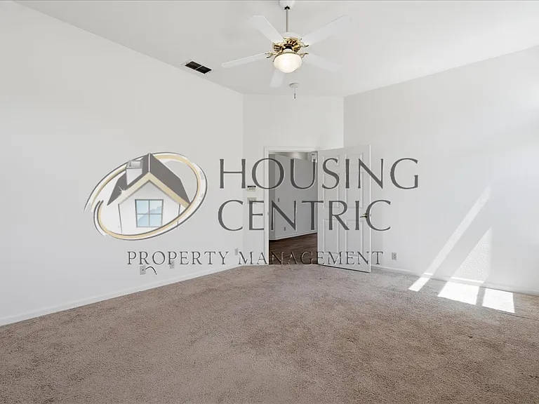 108 Pembury Way — Photo 21