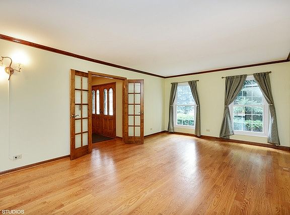 3rd image of 2126 E Peachtree Ln