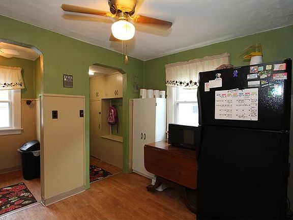 5th image of 2918 Kenmore Ave