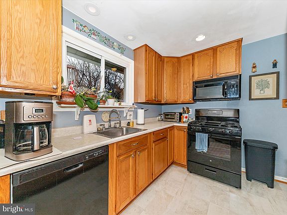 5th image of 12904 Eloise Ave