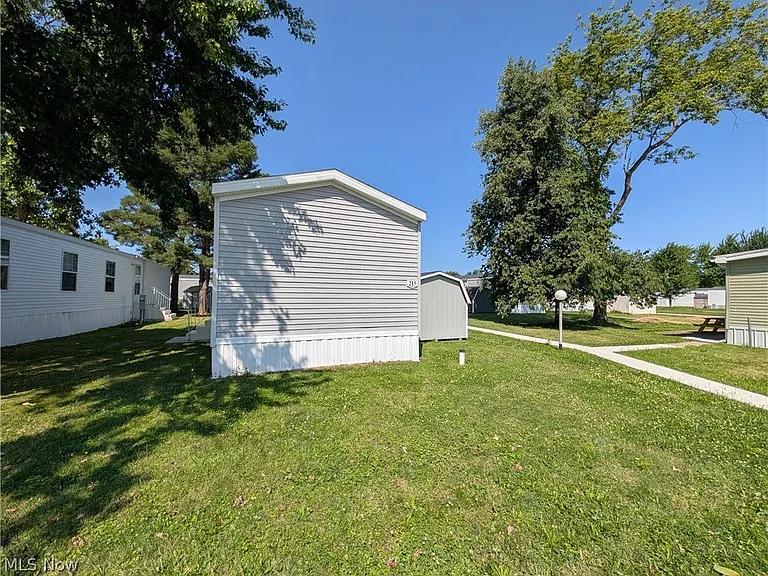 215 Cedar Brook Dr — Photo 3