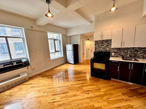 2nd image of 29-28 41st Ave #705