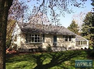 31 Meadow Ridge Rd, Patterson, NY 10509