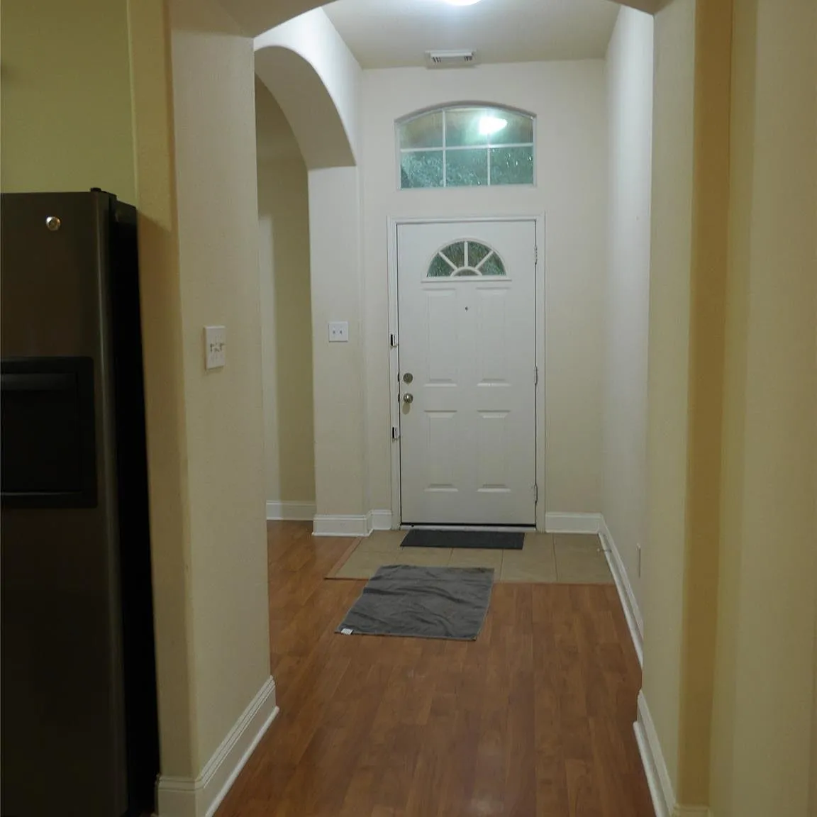 3 bed, 2.0 bath, 2125 sqft, $2,300 — Photo 4
