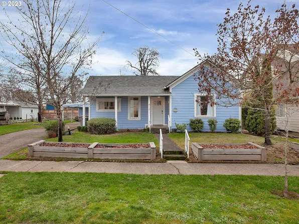 412 N Kutch St, Carlton, OR 97111