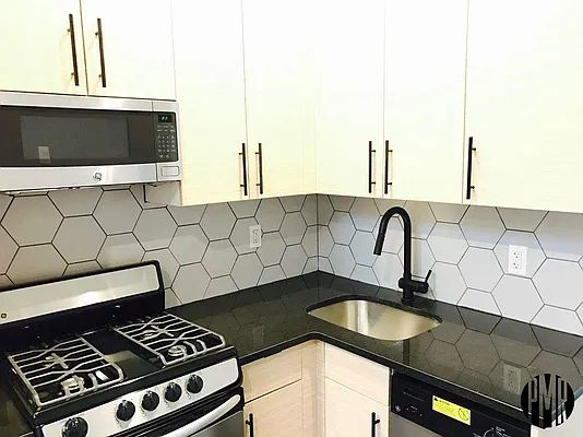 Rented by Premier Metro Realty Corp | media 29