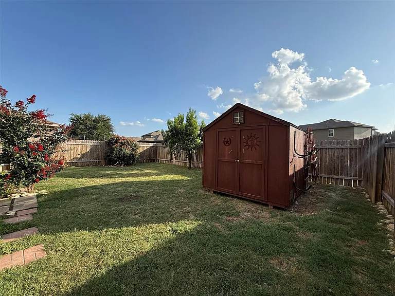 216 Continental Ave — Photo 32