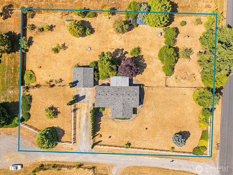 5th image of 16129 Gibson Road SW
