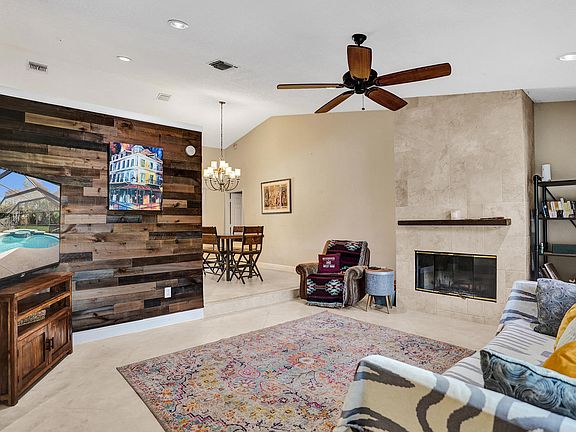 4th image of 772 Juniper Place