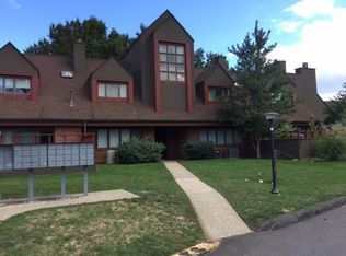 3 Montoya Dr, Branford, CT 06405