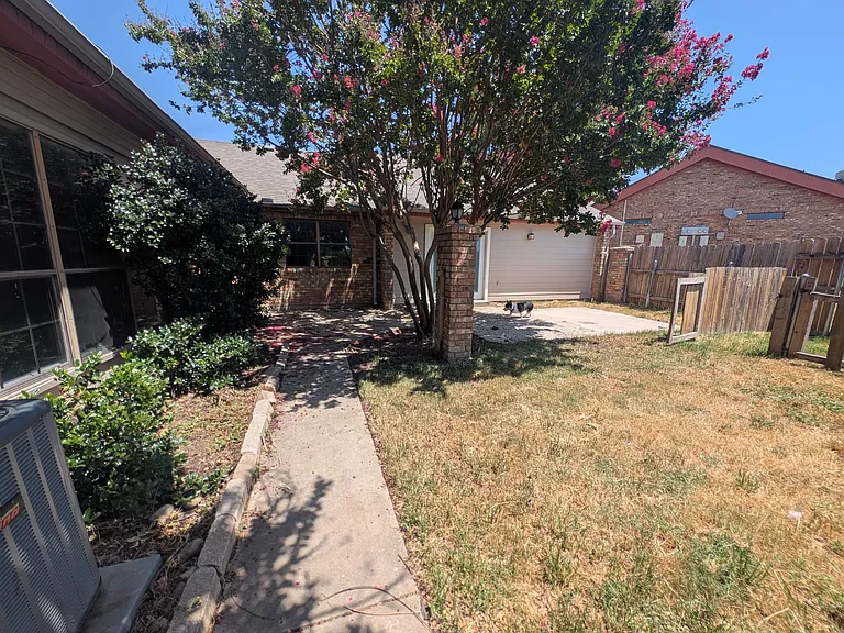115 Meadowview Dr #4 — Photo 2