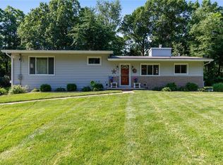 4242 High Ridge Rd SE, Cedar Rapids, IA 52403
