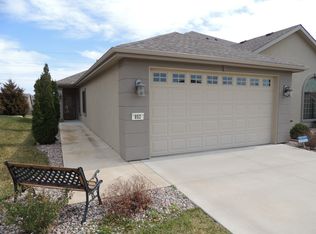 852 Coving Dr, Lawrence, KS 66049