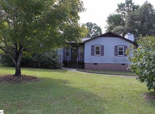 2 Danbury Ln, Mauldin, SC 29662