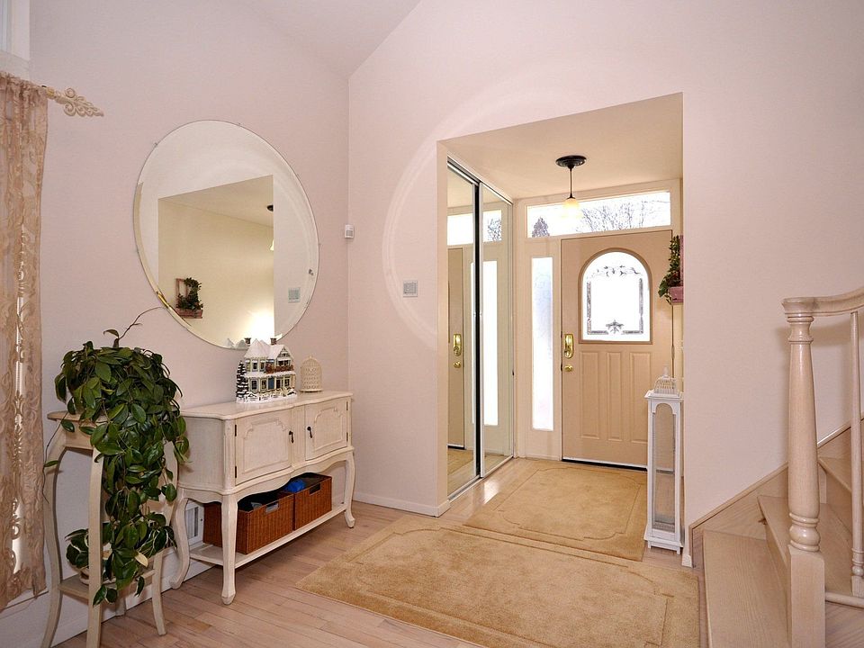 9 Hewlett Ave, East Patchogue, NY 11772 Zillow