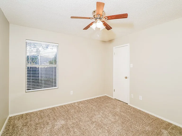 706 Langford Dr — Photo 12