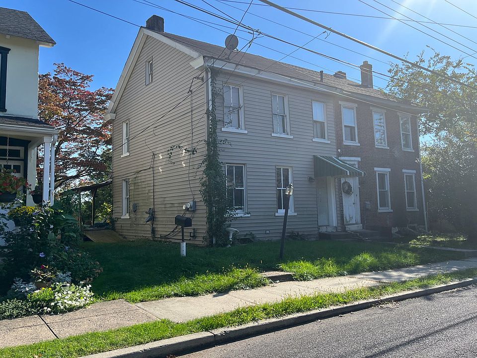 18 W Vine St, Stowe, PA 19464 | Zillow