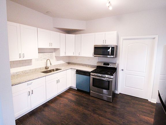 5th image of 10015 S Moody Ave