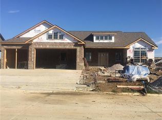 137 Smola Woods Ct, Glen Carbon, IL 62034
