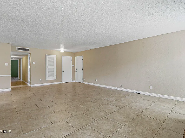 6613 Escondido Dr #B — Photo 6