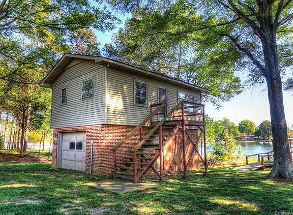 4th image of 16401 Terry Ln
